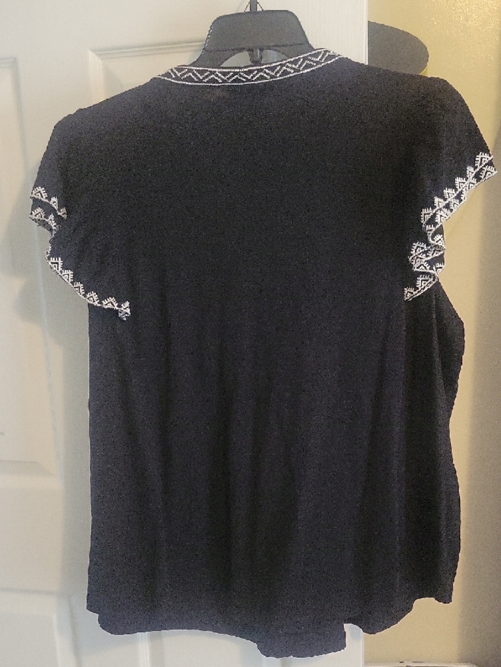 Lauren Ralph Lauren Black Embroidered Boho V-Neck Tie-Front Flutter Sleeve Top - Picture 4 of 4